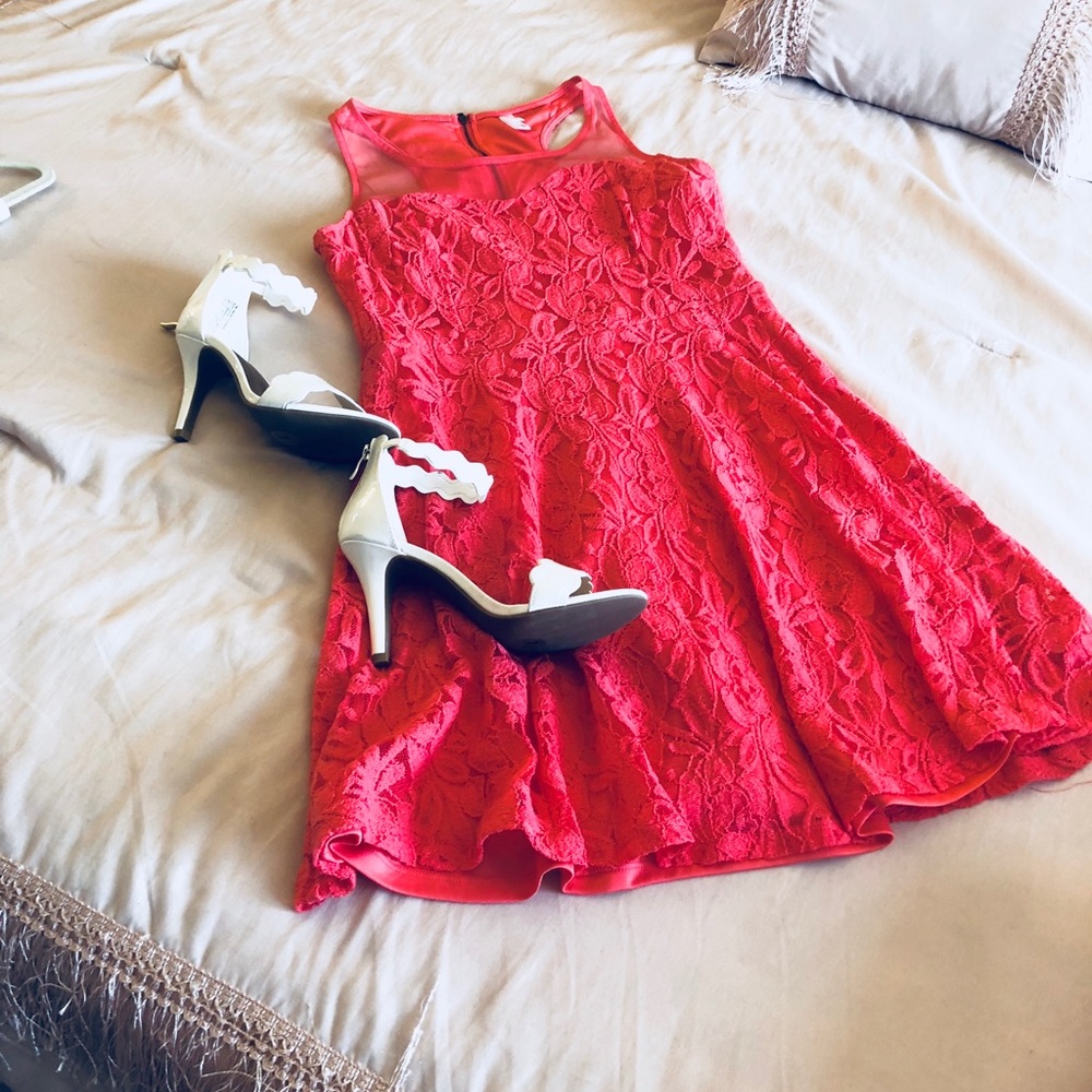 Lovely Lace dress